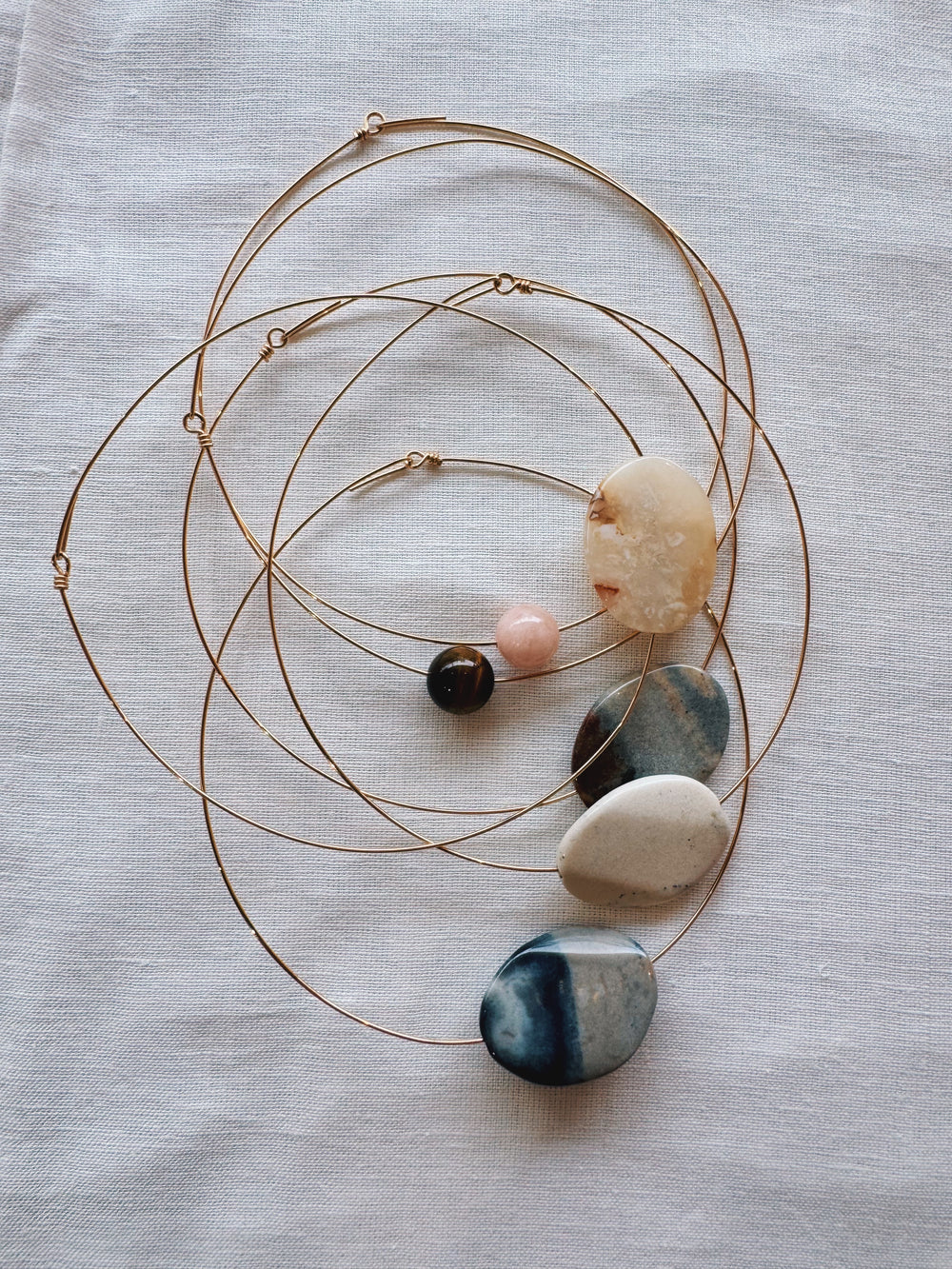 athena & co gem collar necklace gold pebble